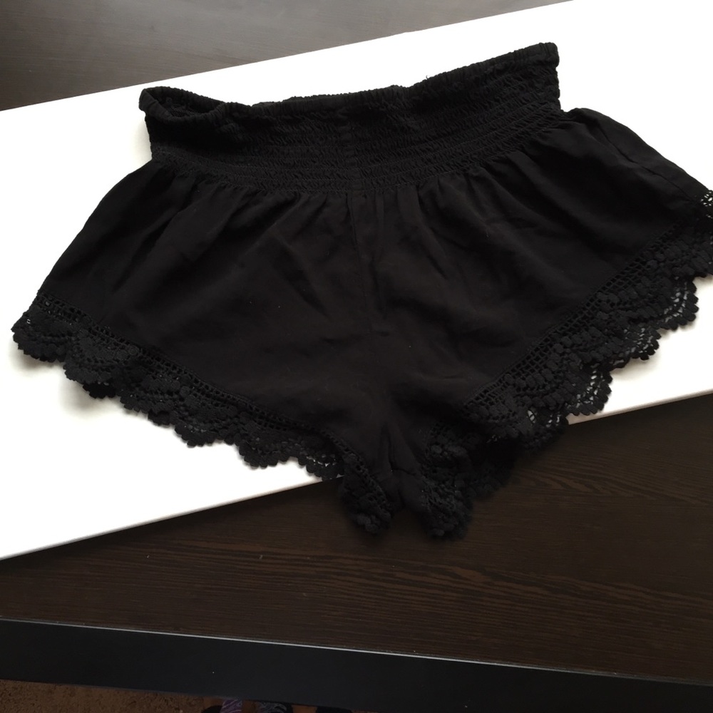 ♠️ Forever 21 High-waisted Doily Shorts